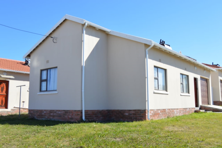 2 Bedroom Property for Sale in Cove Rock Eastern Cape